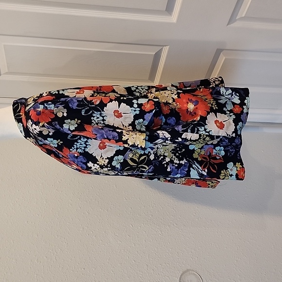 Alfred Dunner floral print blouse. - Picture 2 of 5